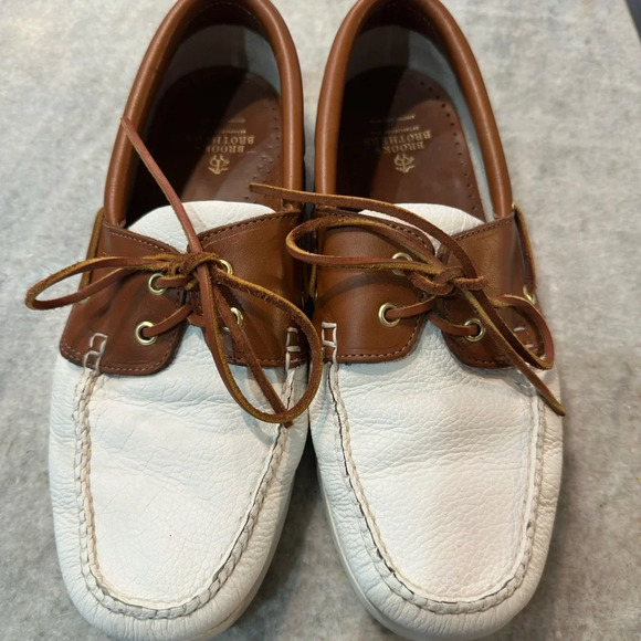 Brooks Brothers White and Brown Boat Shoes Classic Nautical Design - Picture 6 of 9